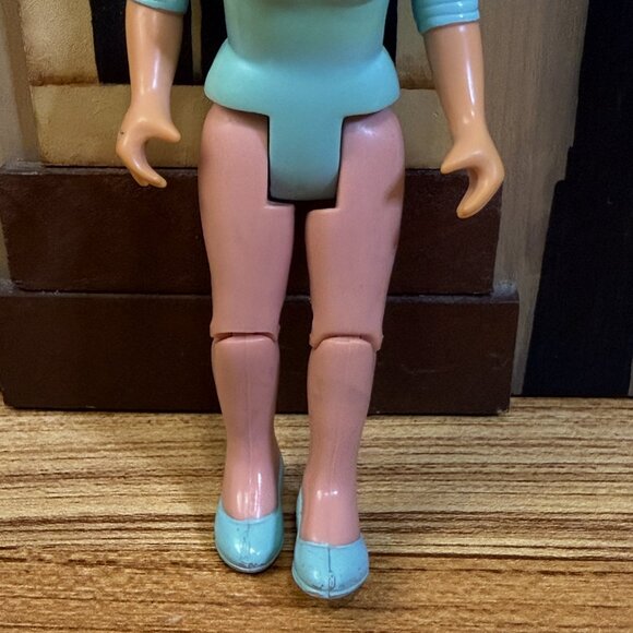 Fisher-Price Vintage 1990's Loving Family Mom Mother Action Figure Doll 5.5" - Picture 4 of 8